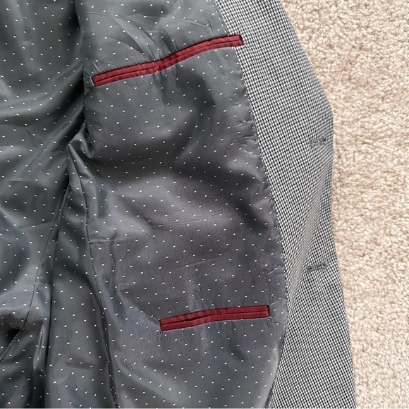 NWOT Men’s Tommy Hilfiger Sports Jacket! - Picture 5 of 8